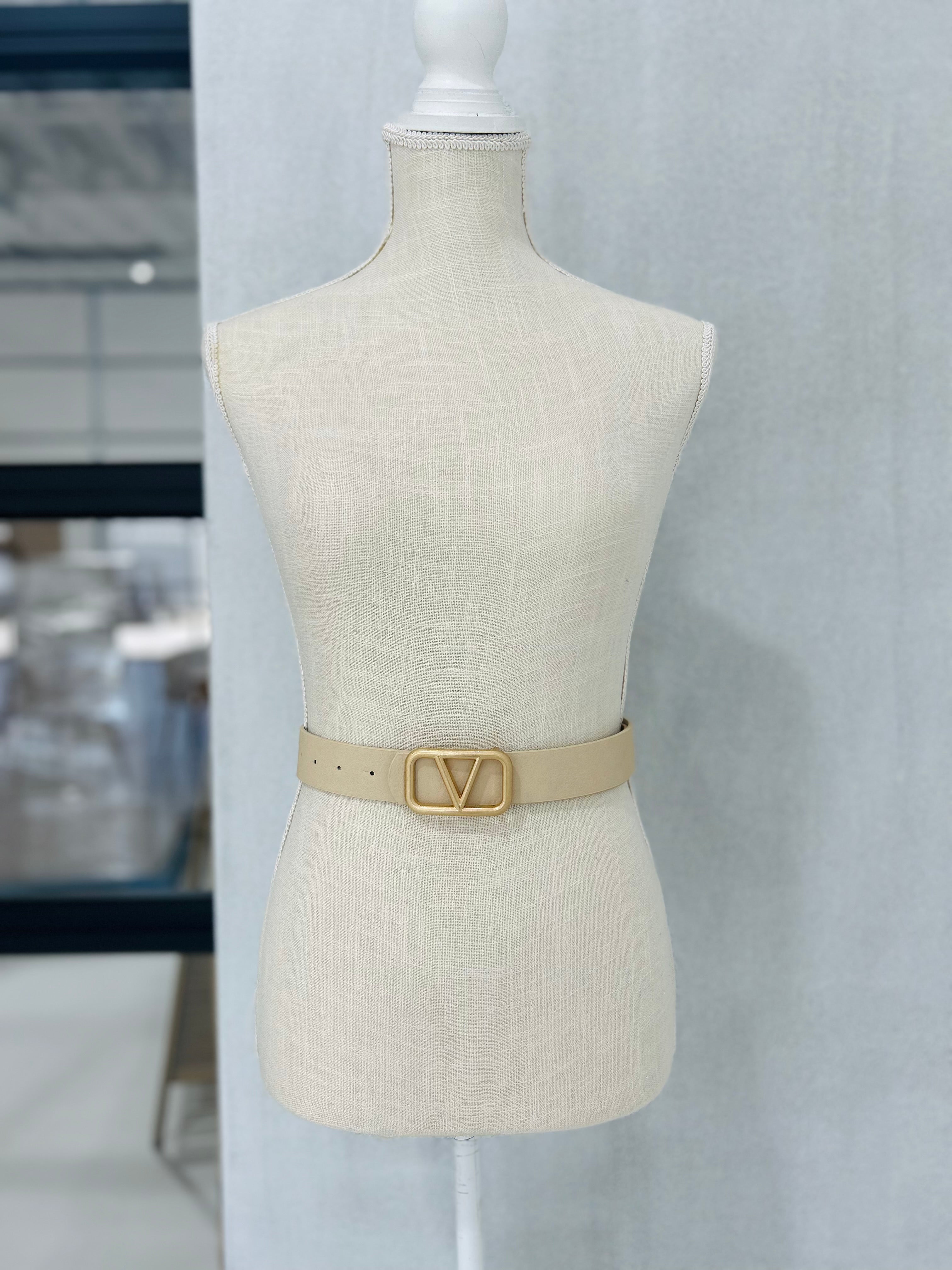 Chic V Buckle Belt - Light Beige