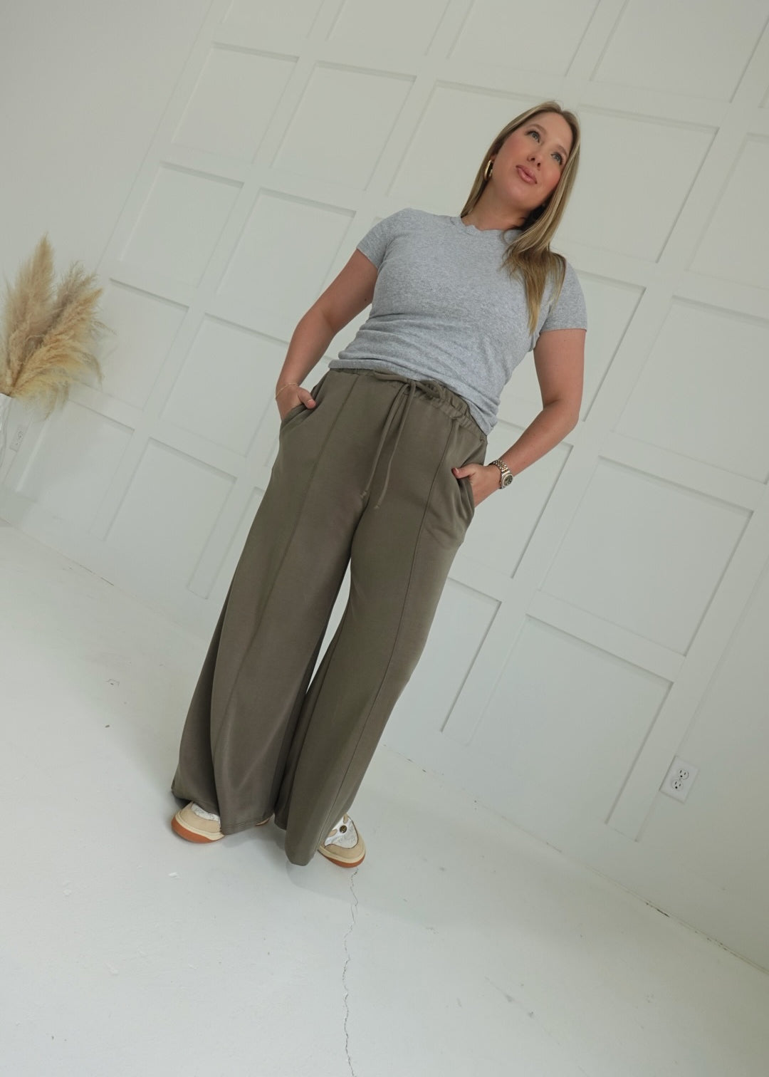 Staying Put Casual Pants - Olive