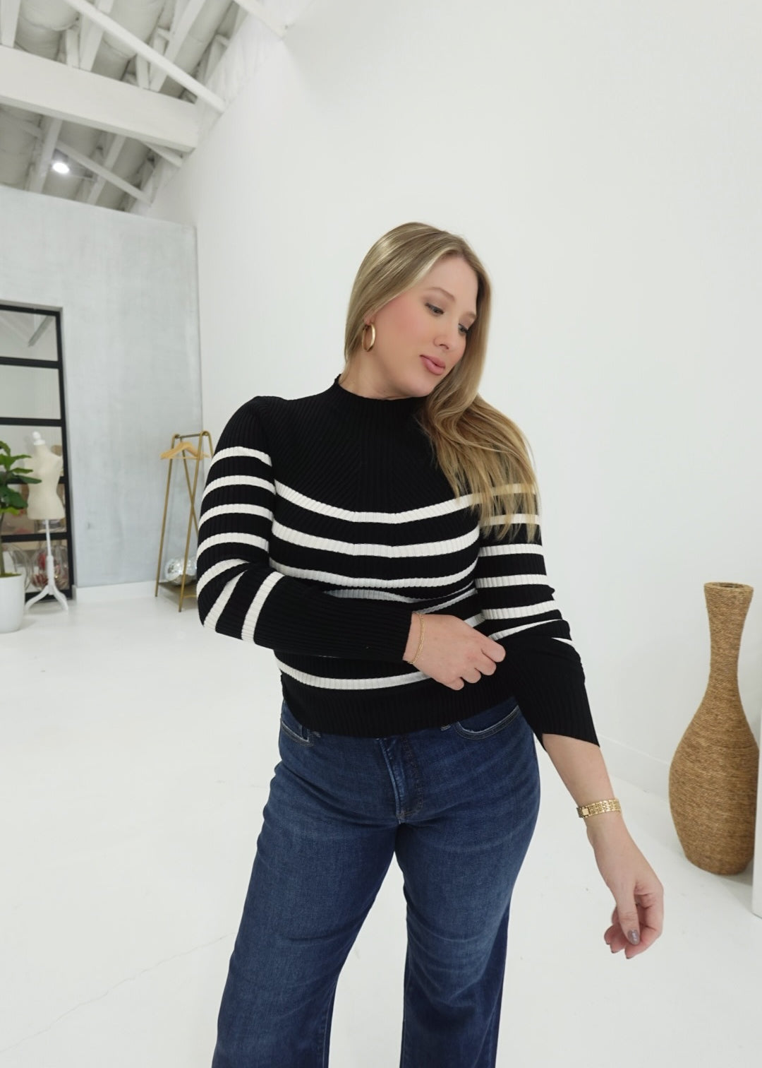 Around Town Top - Black