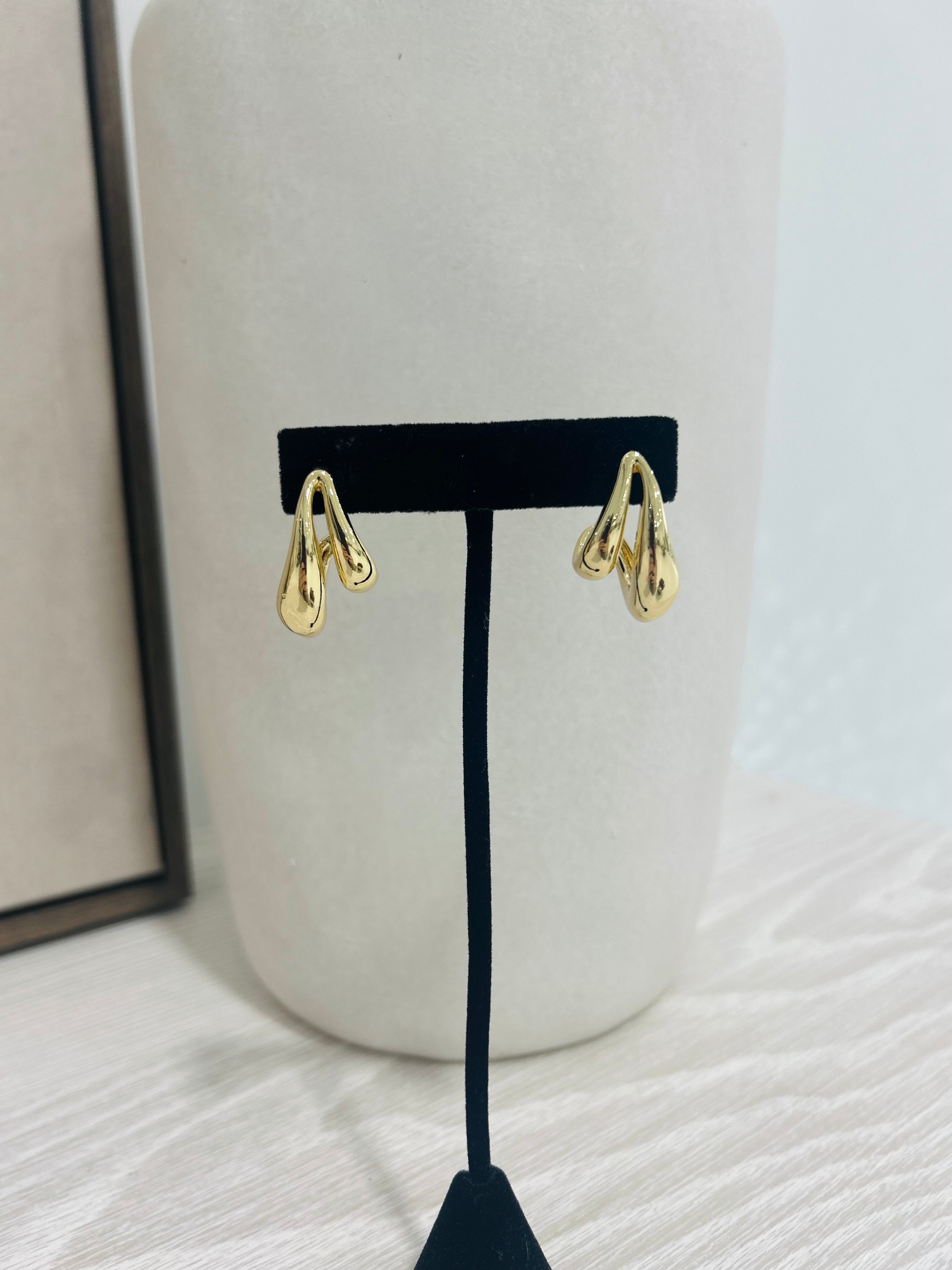 Teardrop Loop Hoops - Gold