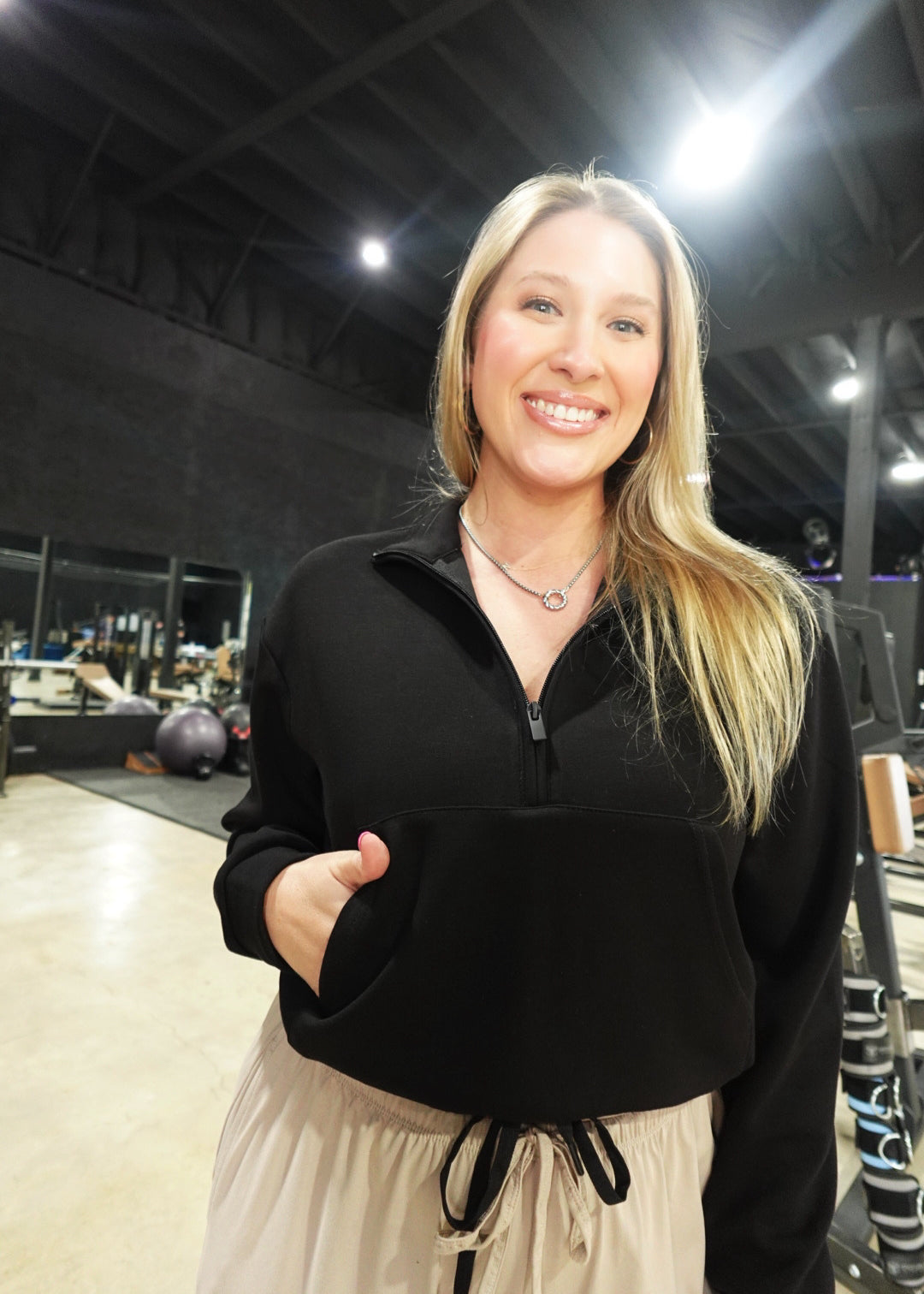 Run-Around Half Zip - Black