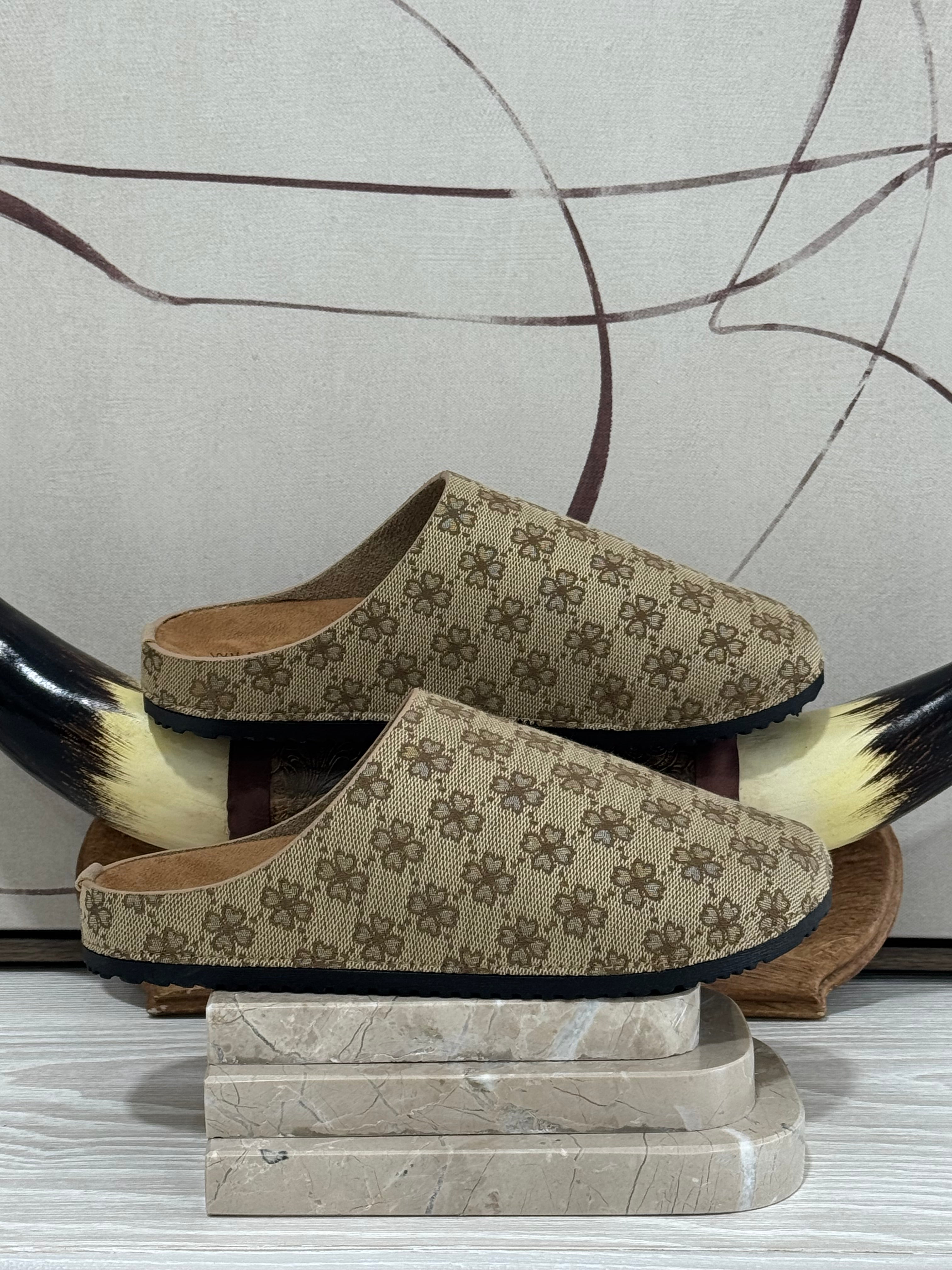 Hilary Canvas Clog