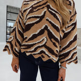 Jazzy Scallop Sweater - Camel