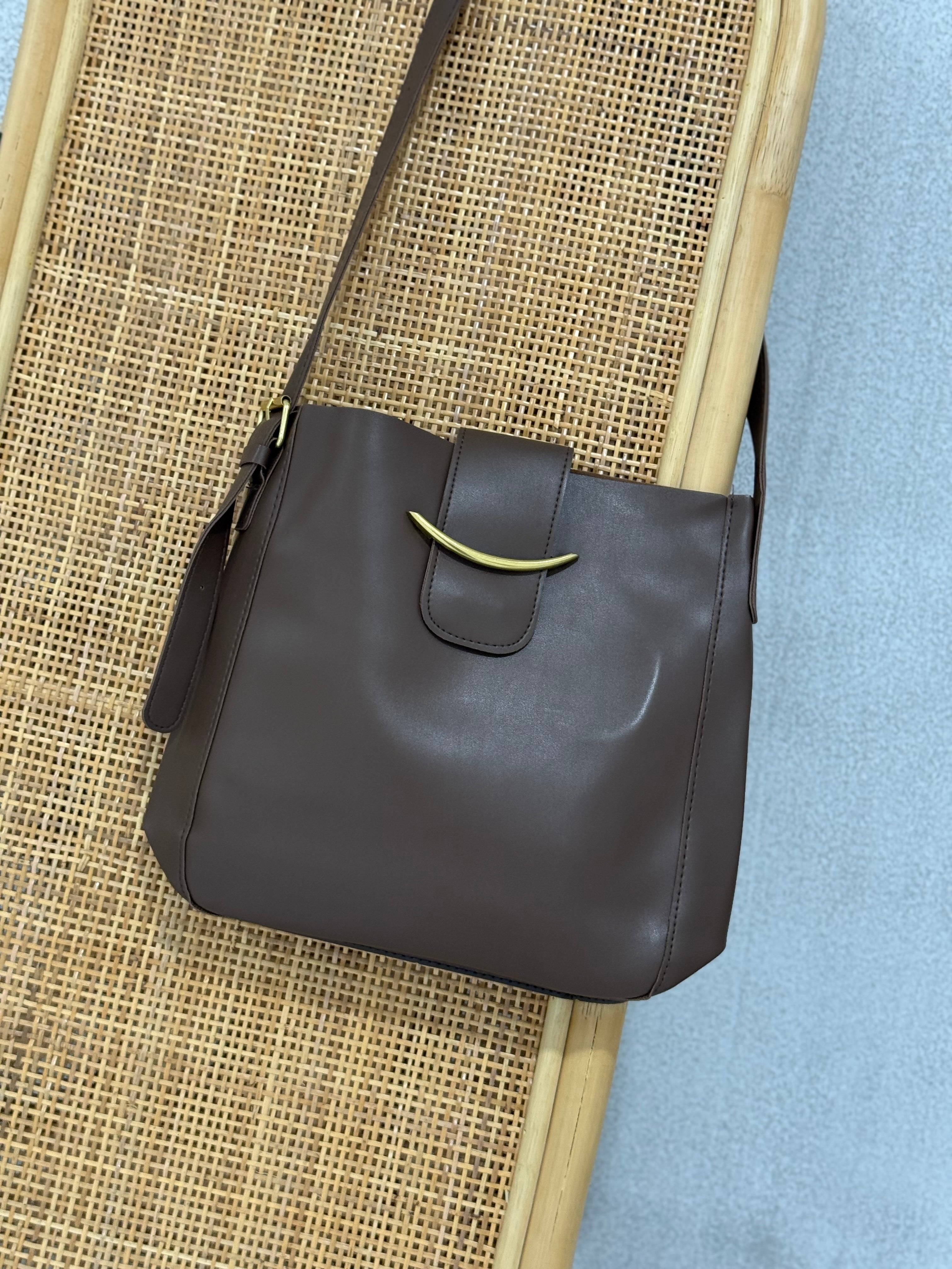 Crossbody Bucket Bag - Brown
