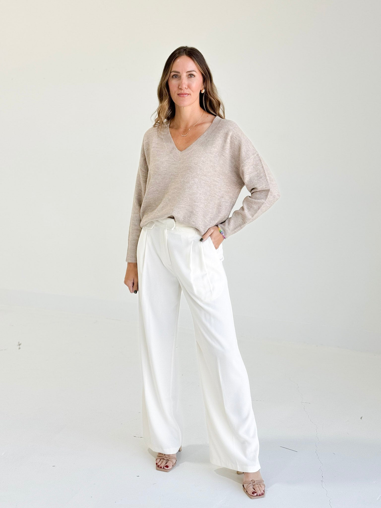 Leland V-neck Sweater - Light Taupe