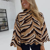 Jazzy Scallop Sweater - Camel