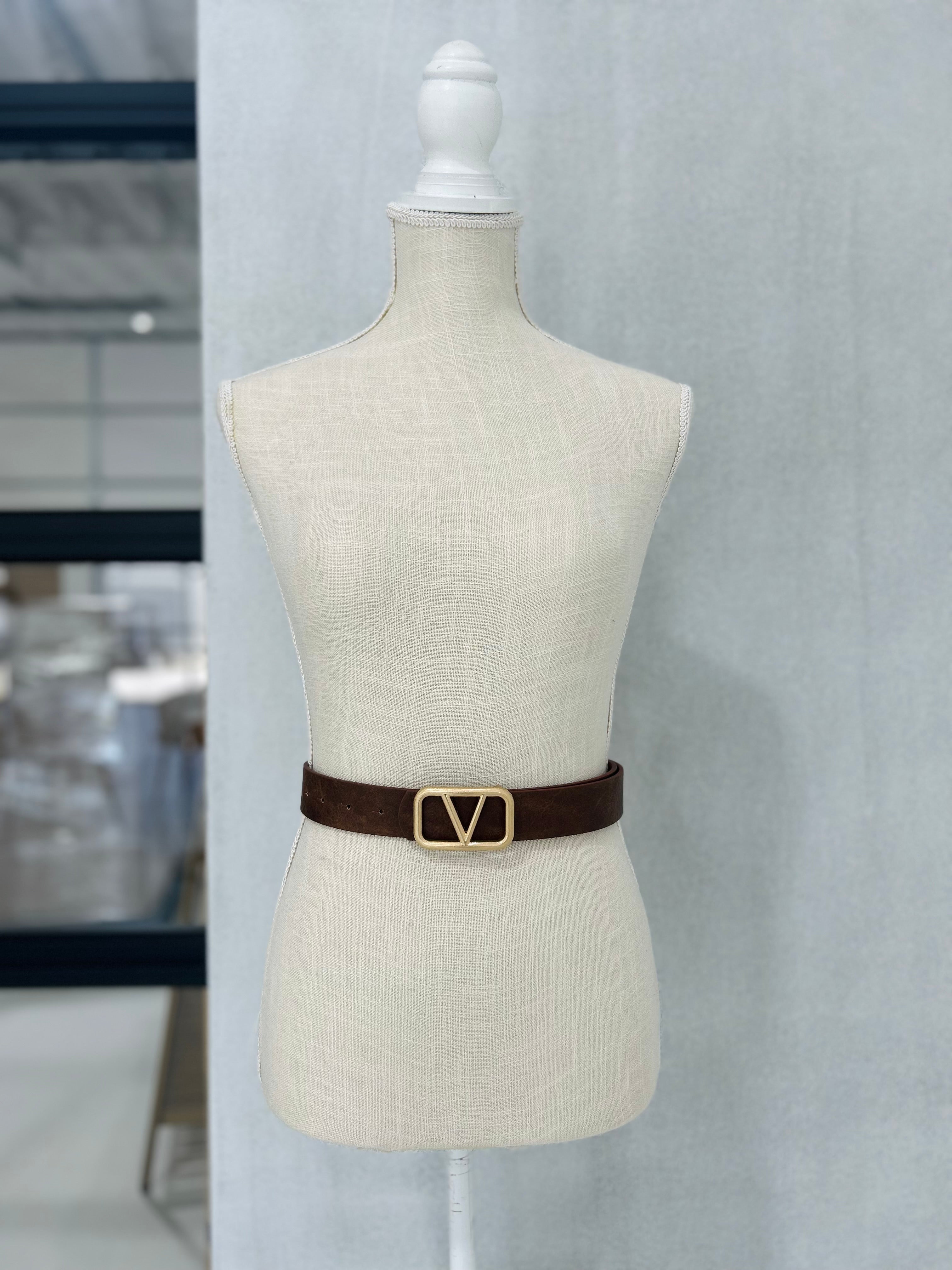Chic V Buckle Belt - Brown