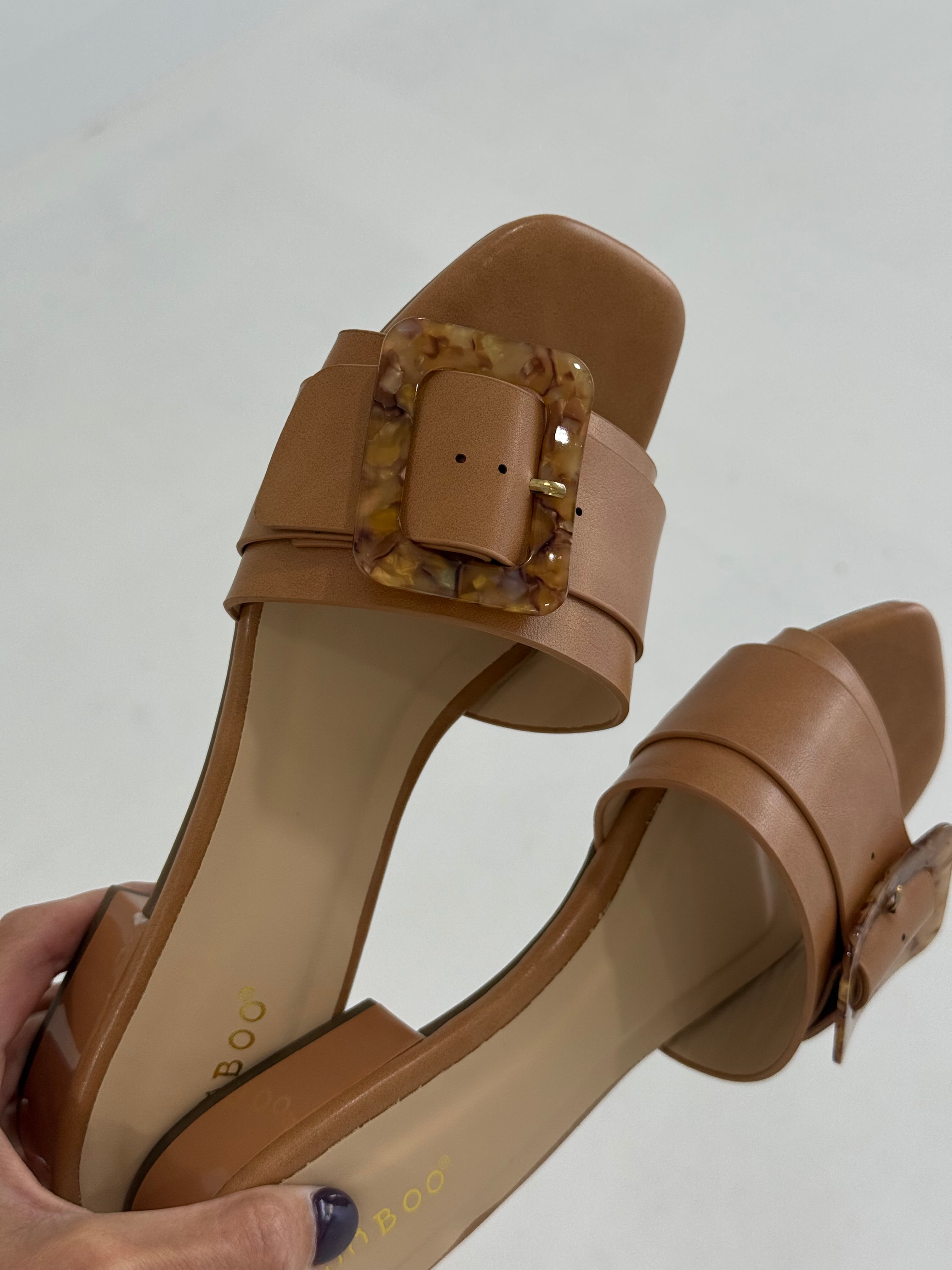 Cliffside Buckle Sandal - Tan