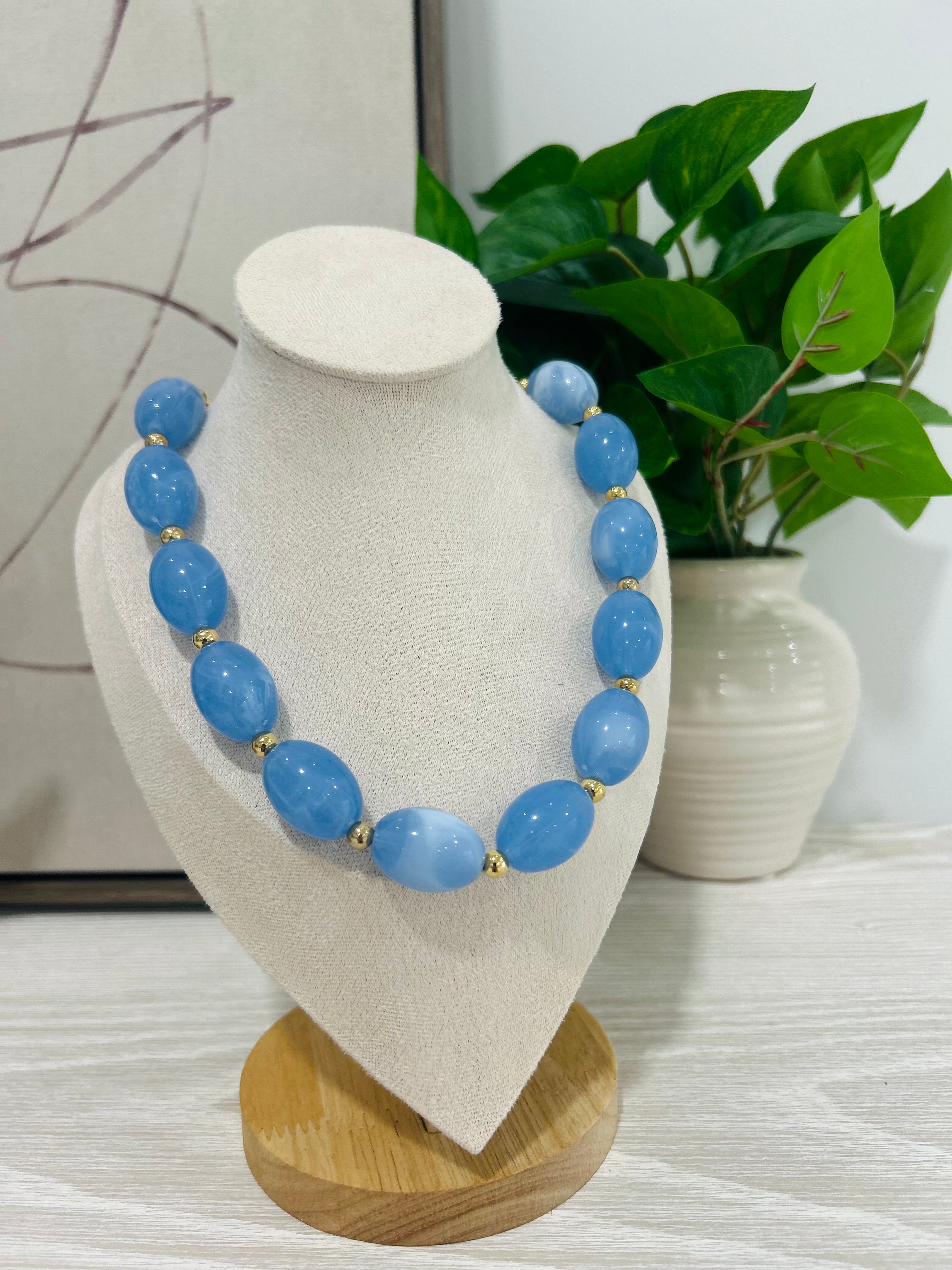 Lavish Resin Link Necklace