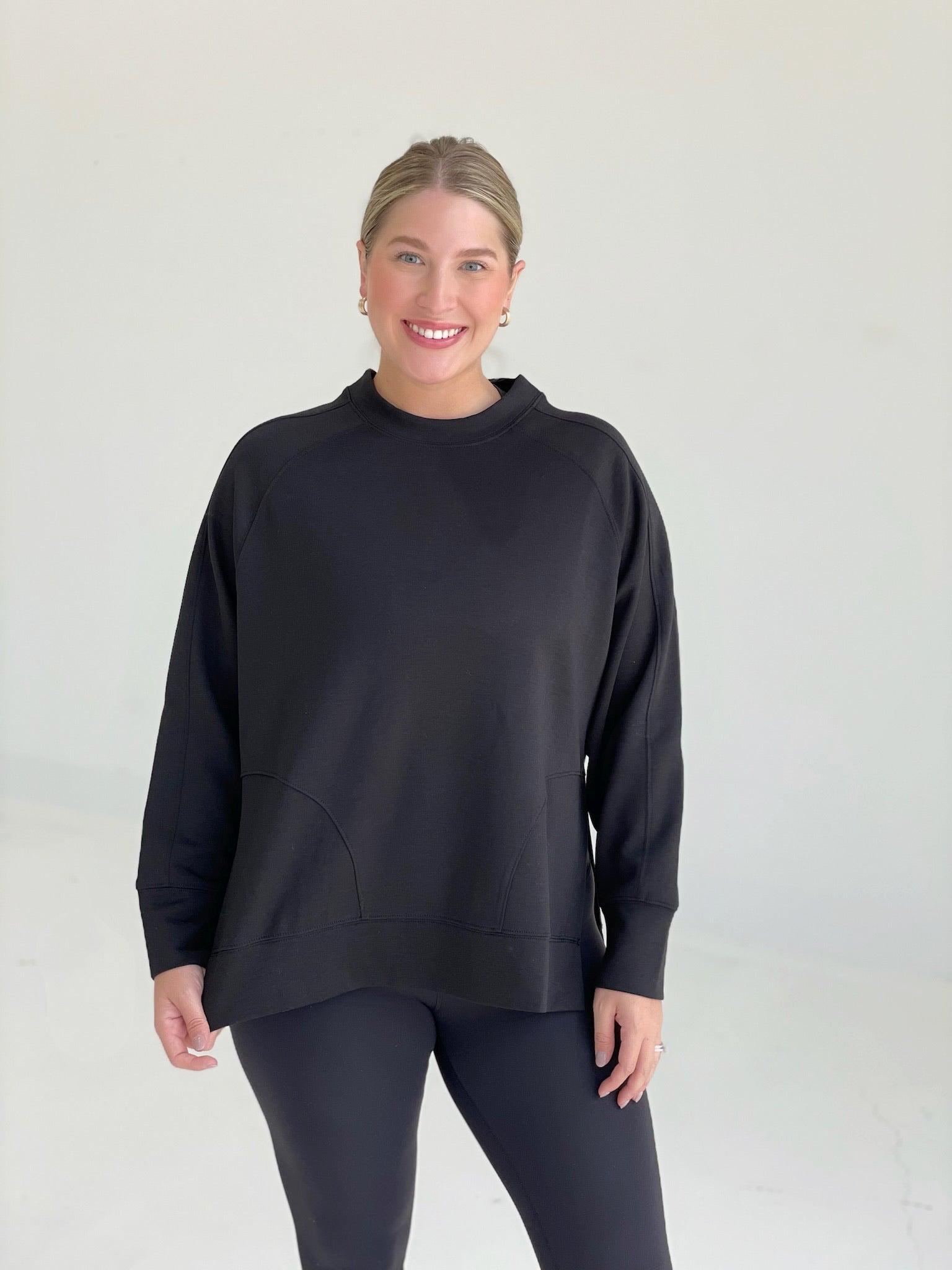 Unwind Scuba Pullover - Black