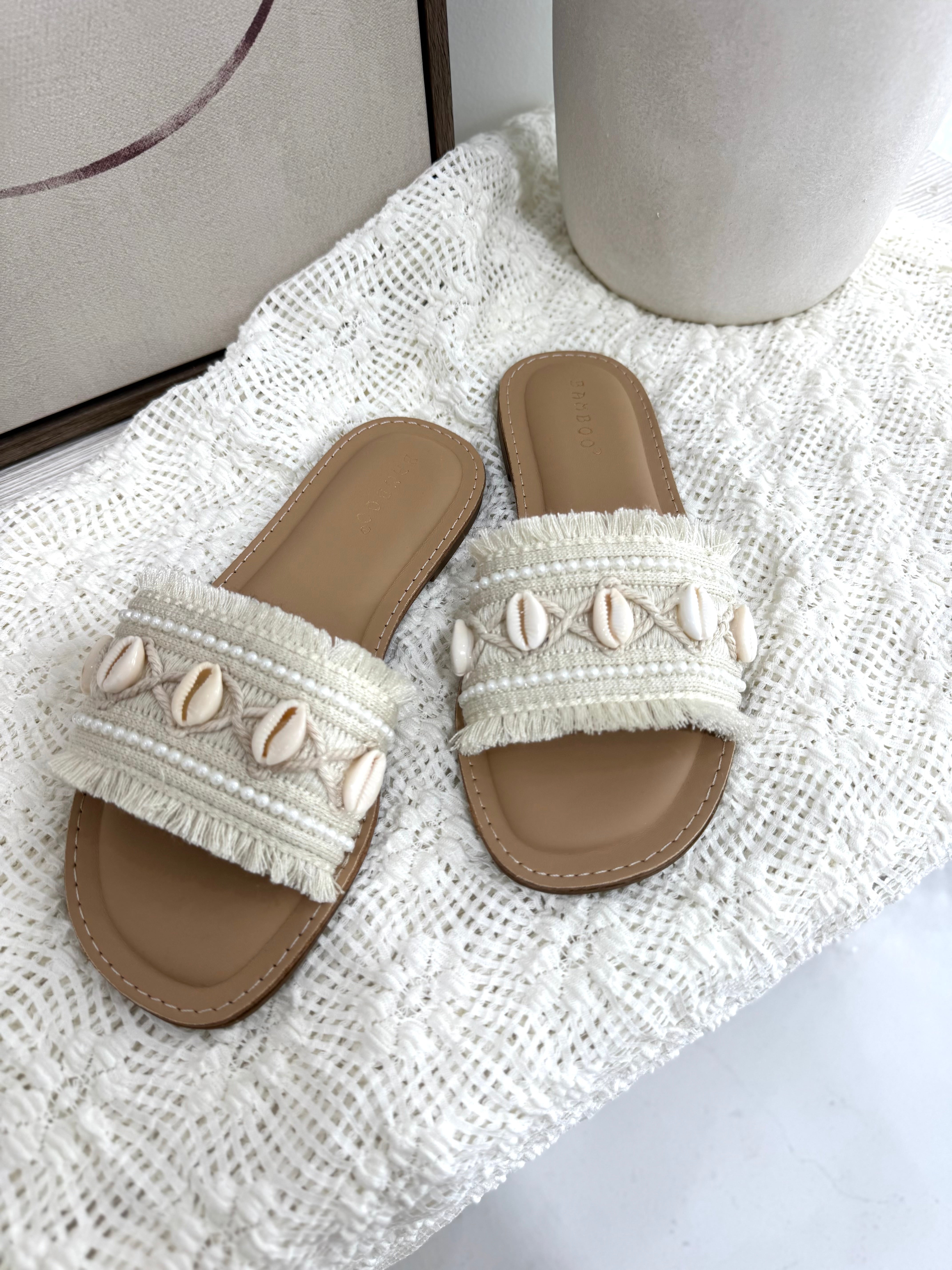 Coastal Charm Slides - Beige
