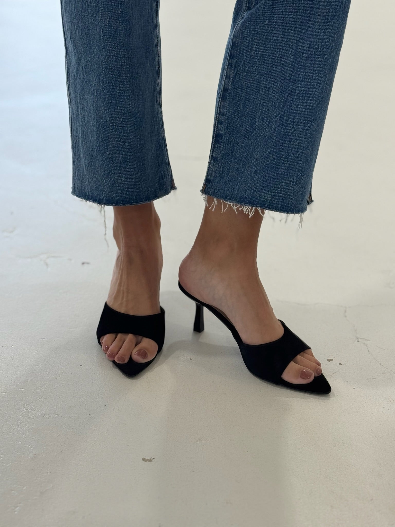 Krishna Kitten Heel