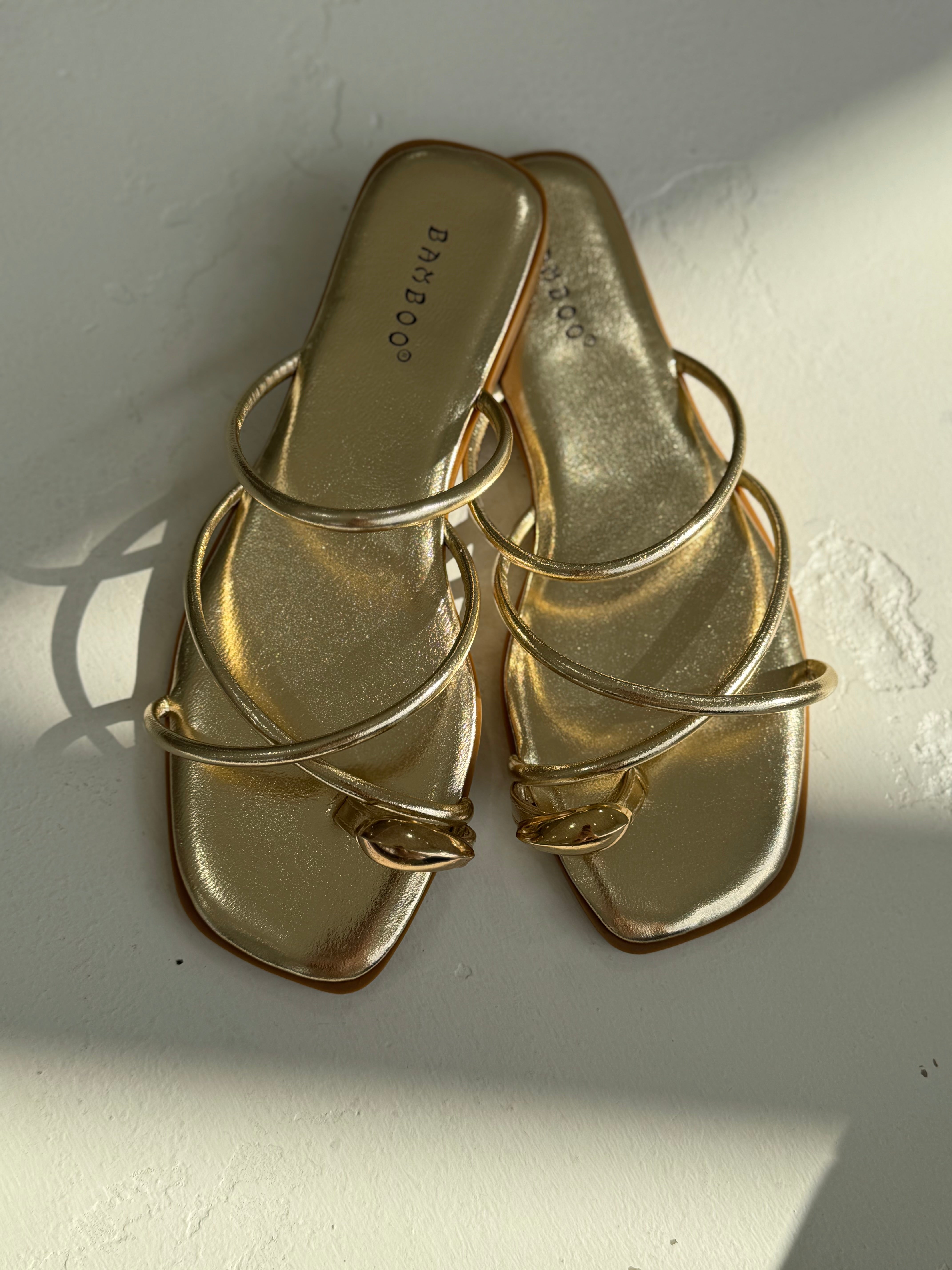 Hilly Toe Ring Sandal - Gold
