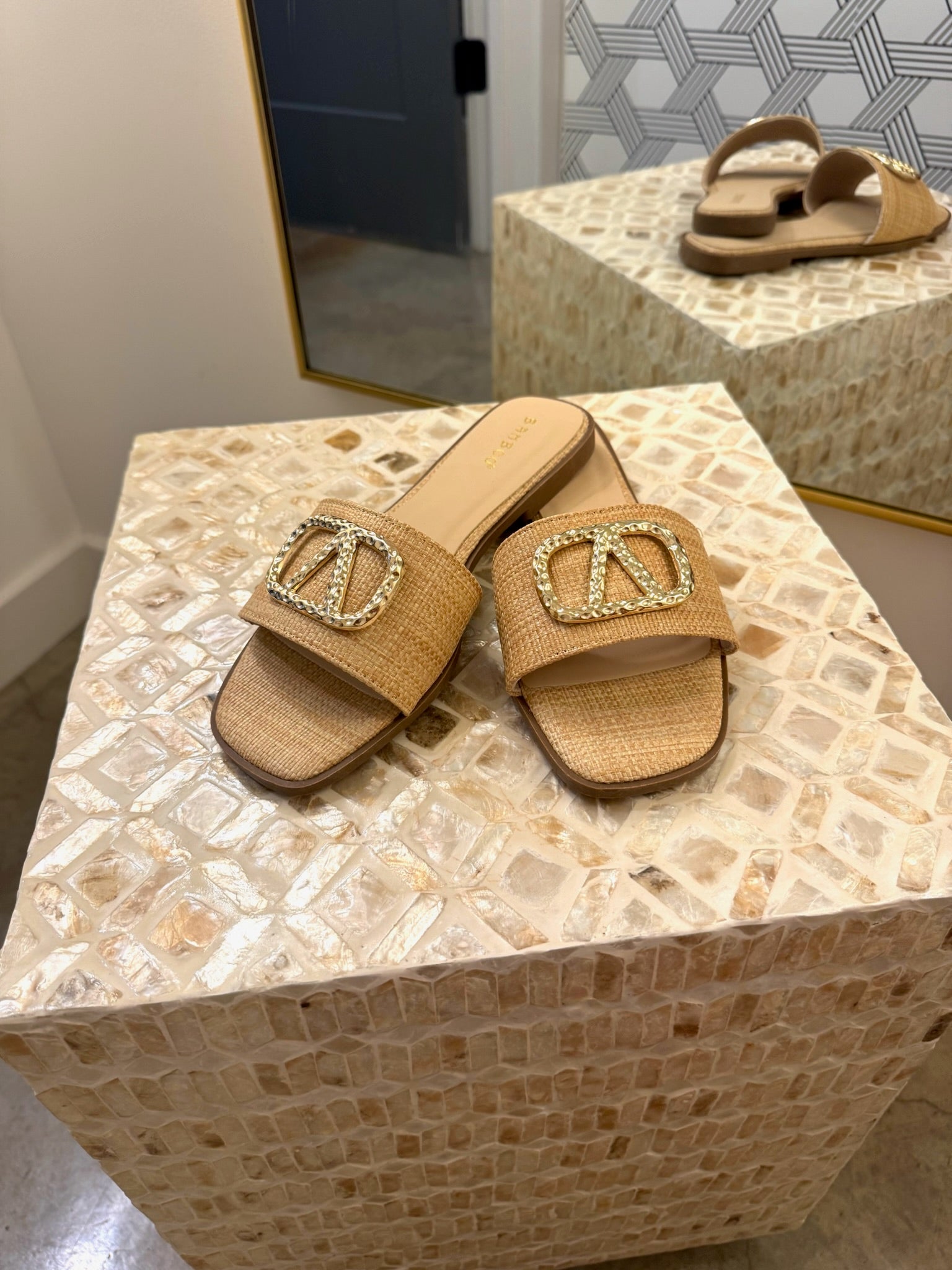 V Slide Sandal - Nat Raffia