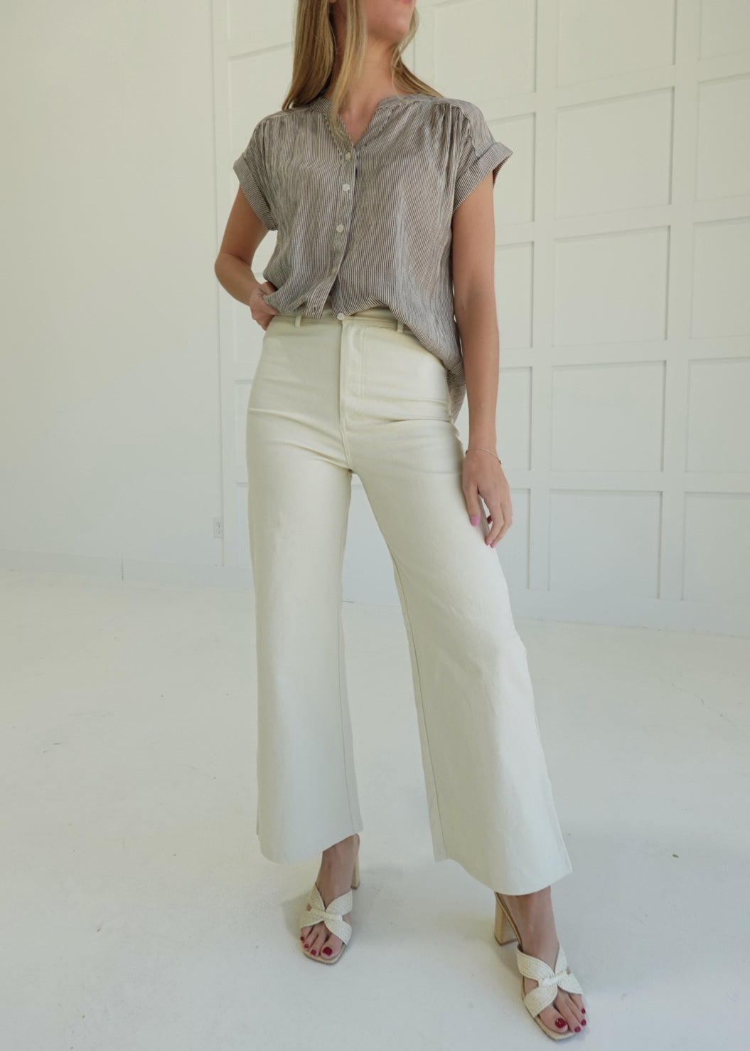 Spring Stunner Pants - Beige