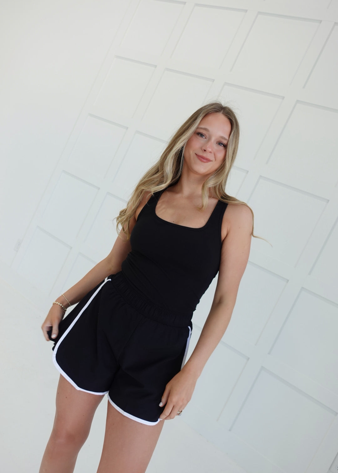 The All-Clear Shortsie - Black/White