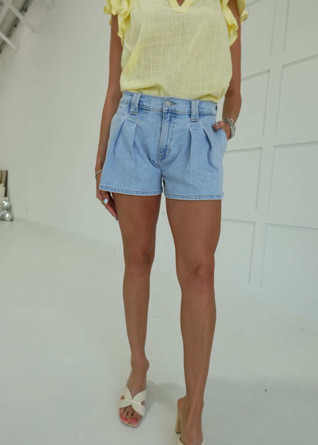 Goin' Solo Pleated Shorts - Lt Denim
