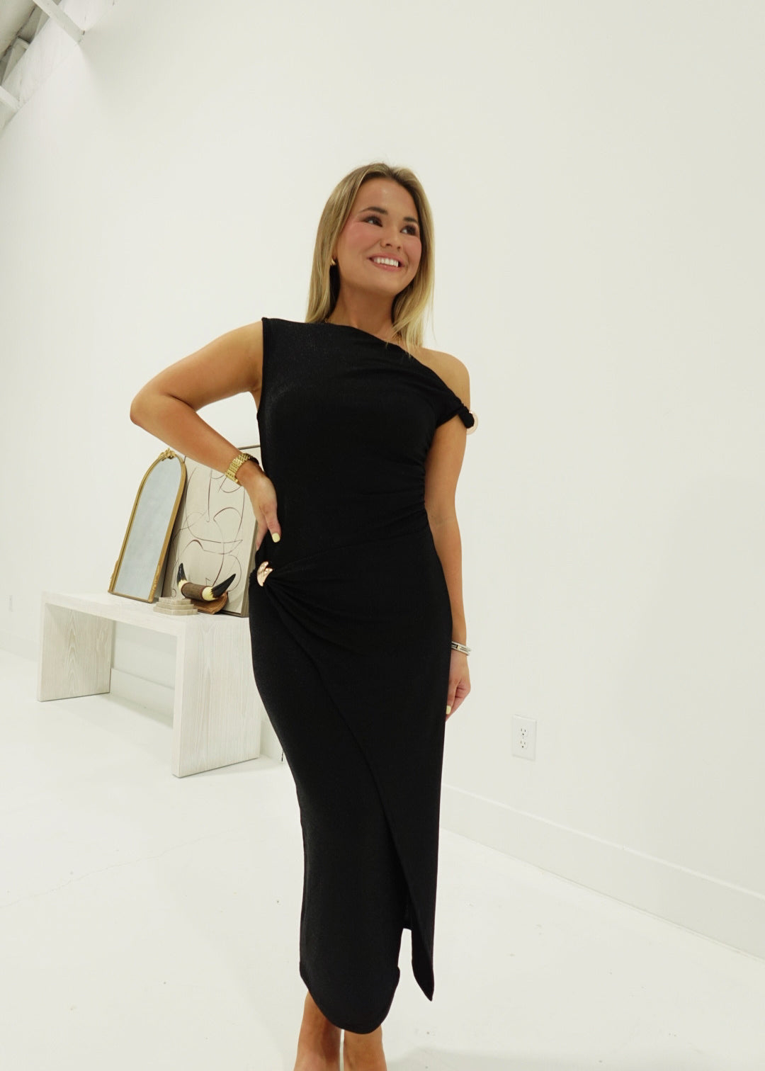 Eyes On Me Midi Dress - Black