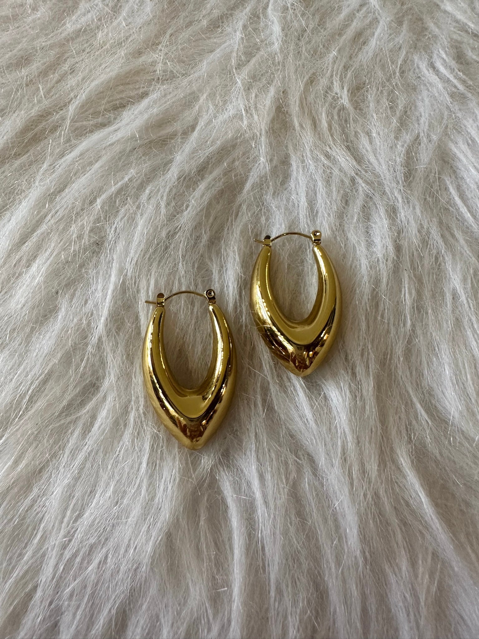 Gold V Hoops