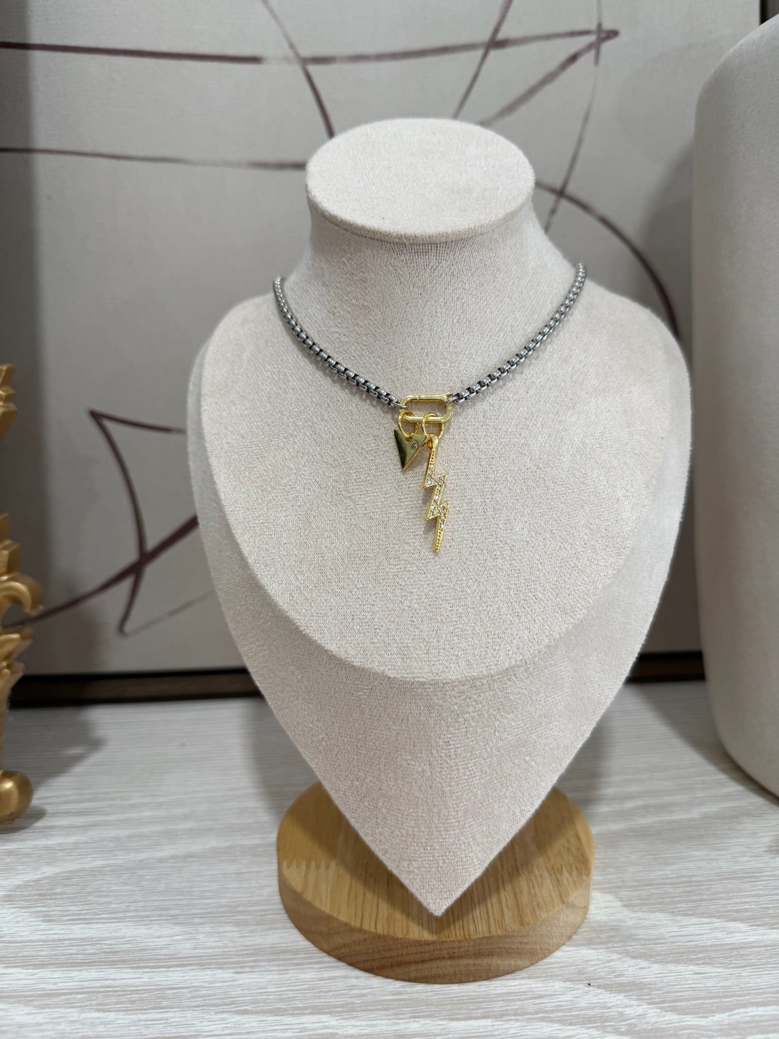 Lighting Leaf Necklace